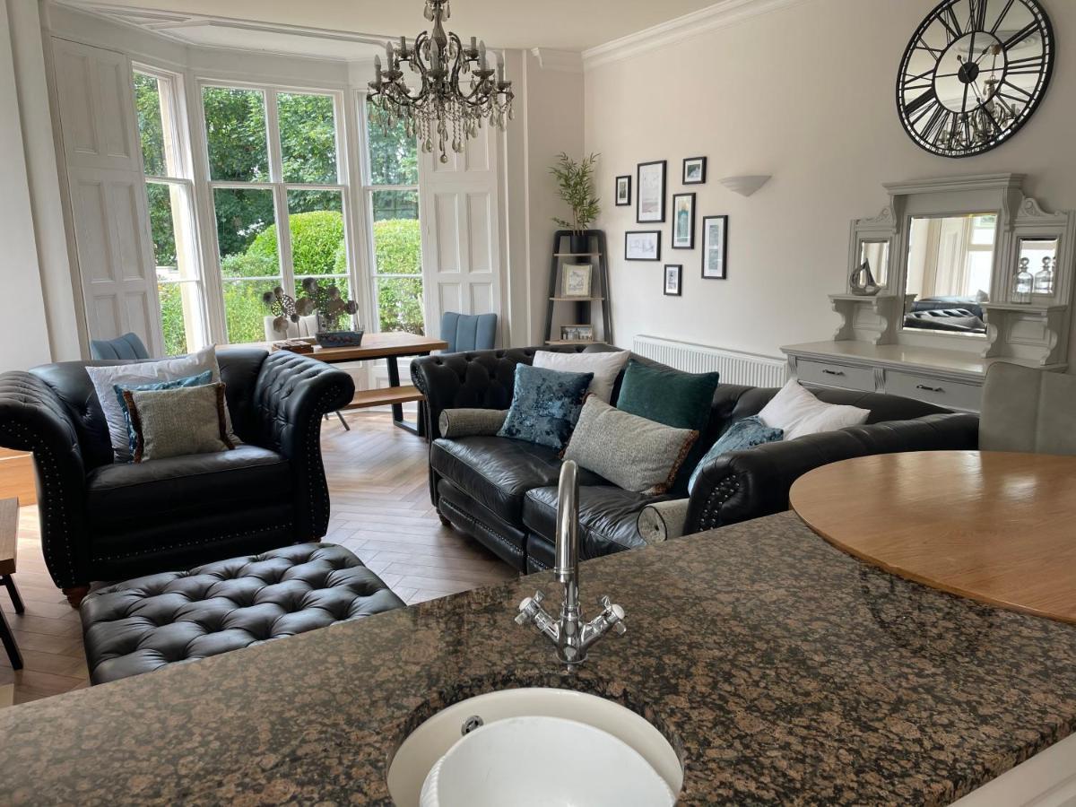 Apartmán Stunning 2-Bed-2Bath Apt In Whitby With Parking Exteriér fotografie